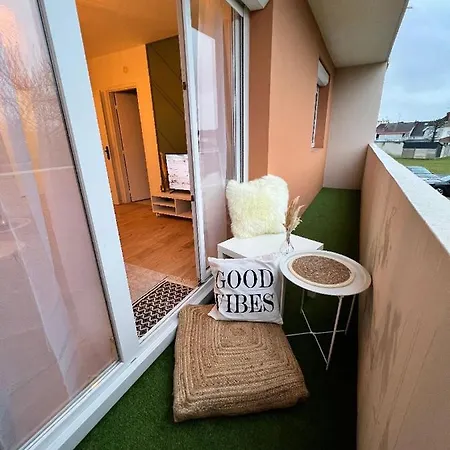Grand Balcon Stationnement Apartment