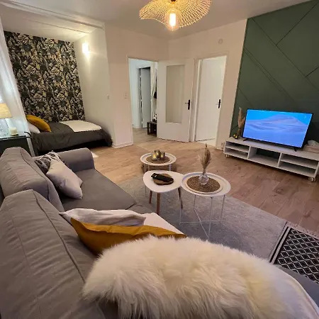 Grand Balcon Stationnement Apartment